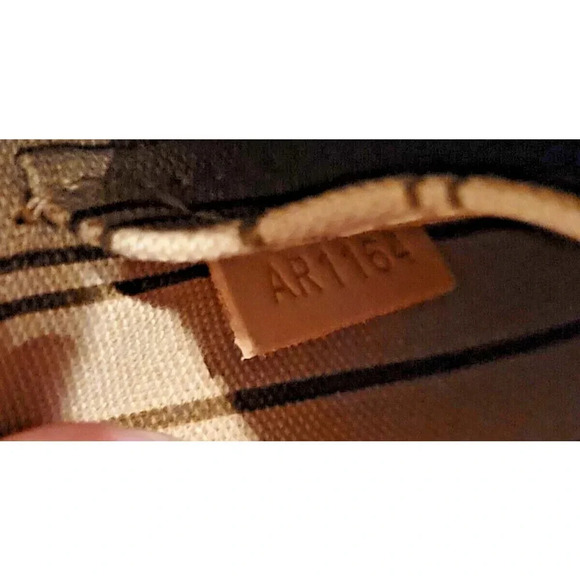 Louis Vuitton Pouch Brown Monogram with Dust Bag - Picture 6 of 12